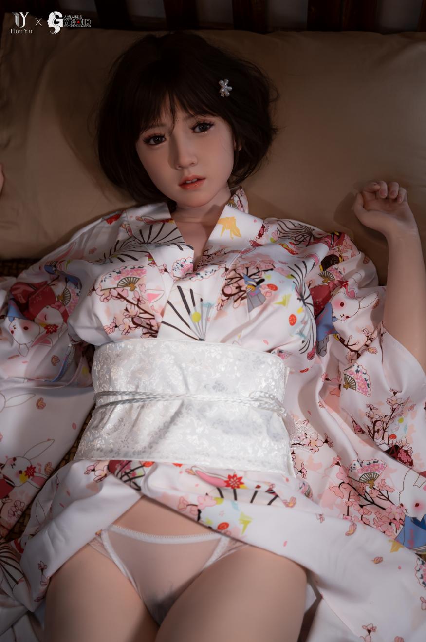 Sex doll Elle (HouYu Doll 150cm F-cup silicone)