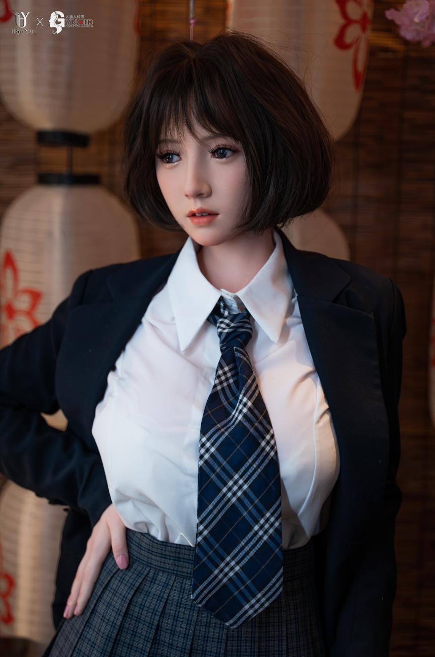 Sex doll Elle (HouYu Doll 150cm F-cup silicone)