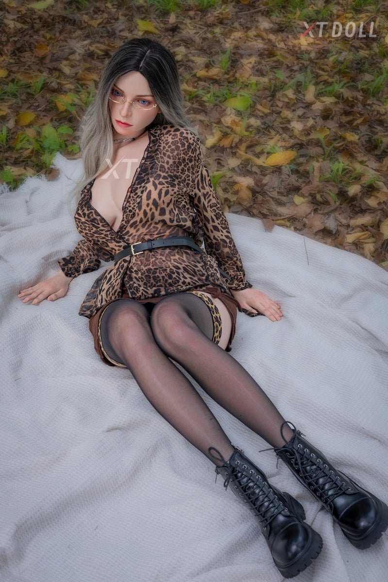 Melanie Sex Doll (XT Doll 165 cm e-cup #XT-15-B silikon)
