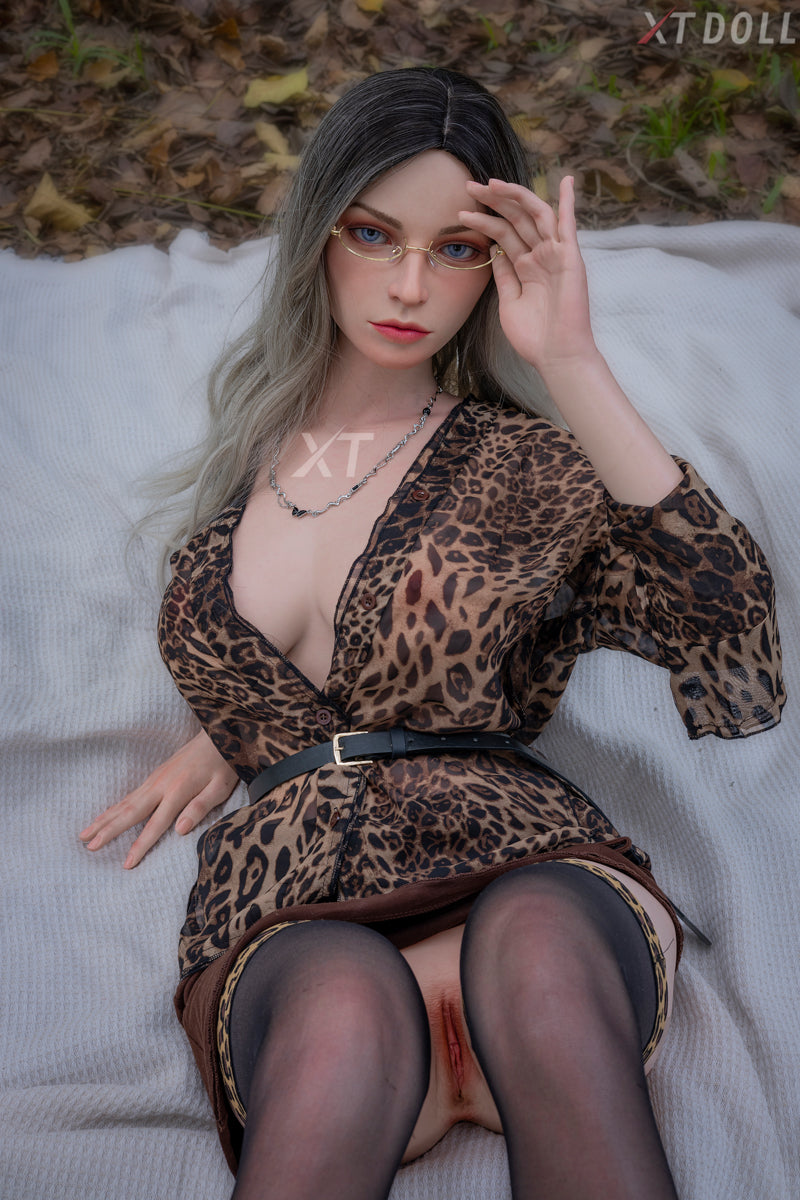 Melanie Sex Doll (XT Doll 165 cm e-cup #XT-15-B silikon)