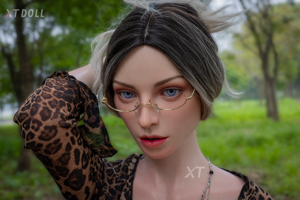 Melanie Sex Doll (XT Doll 165 cm e-cup #XT-15-B silikon)