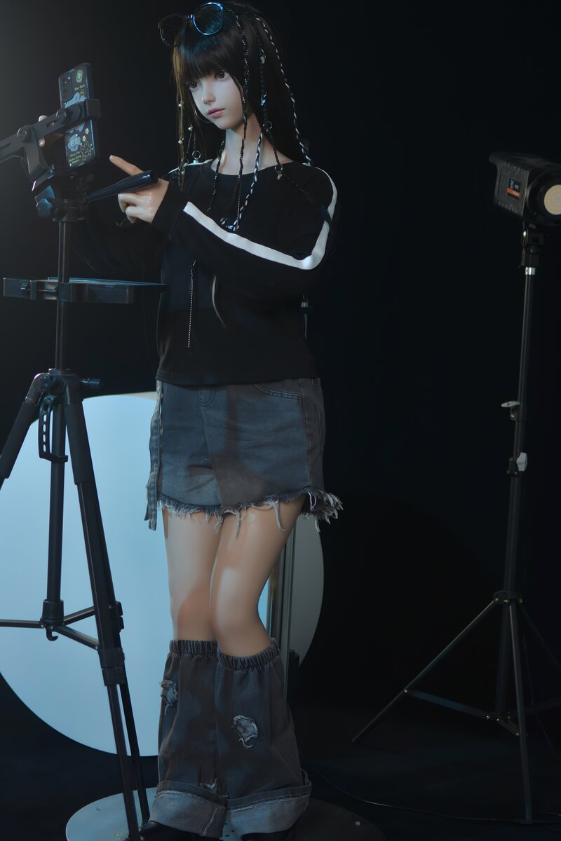 Lalka erotyczna Xiaolu (FUDoll 150 cm B-cup silikon)