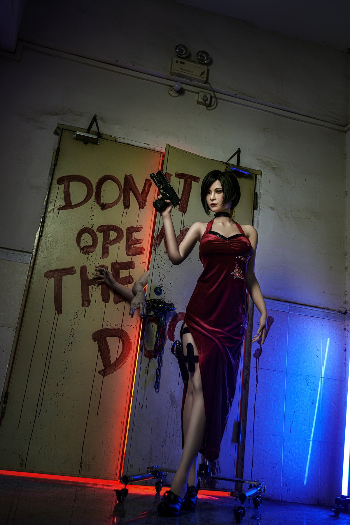 Official Cosplay Outfits (Game Lady)