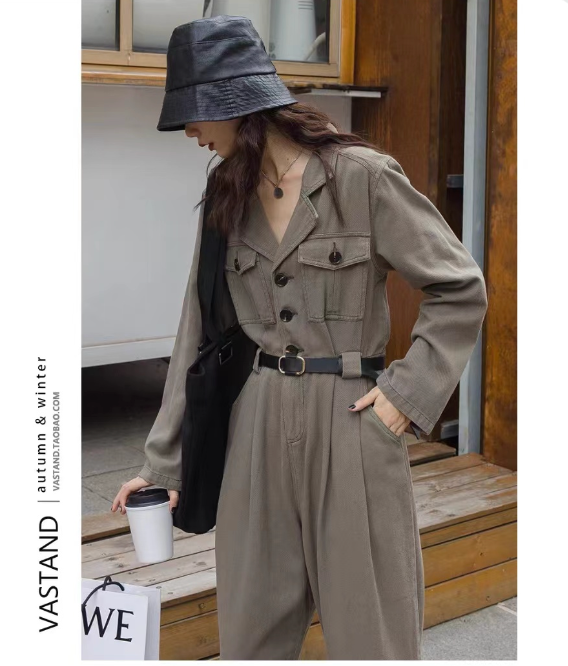 Official Cosplay Outfits (Game Lady)