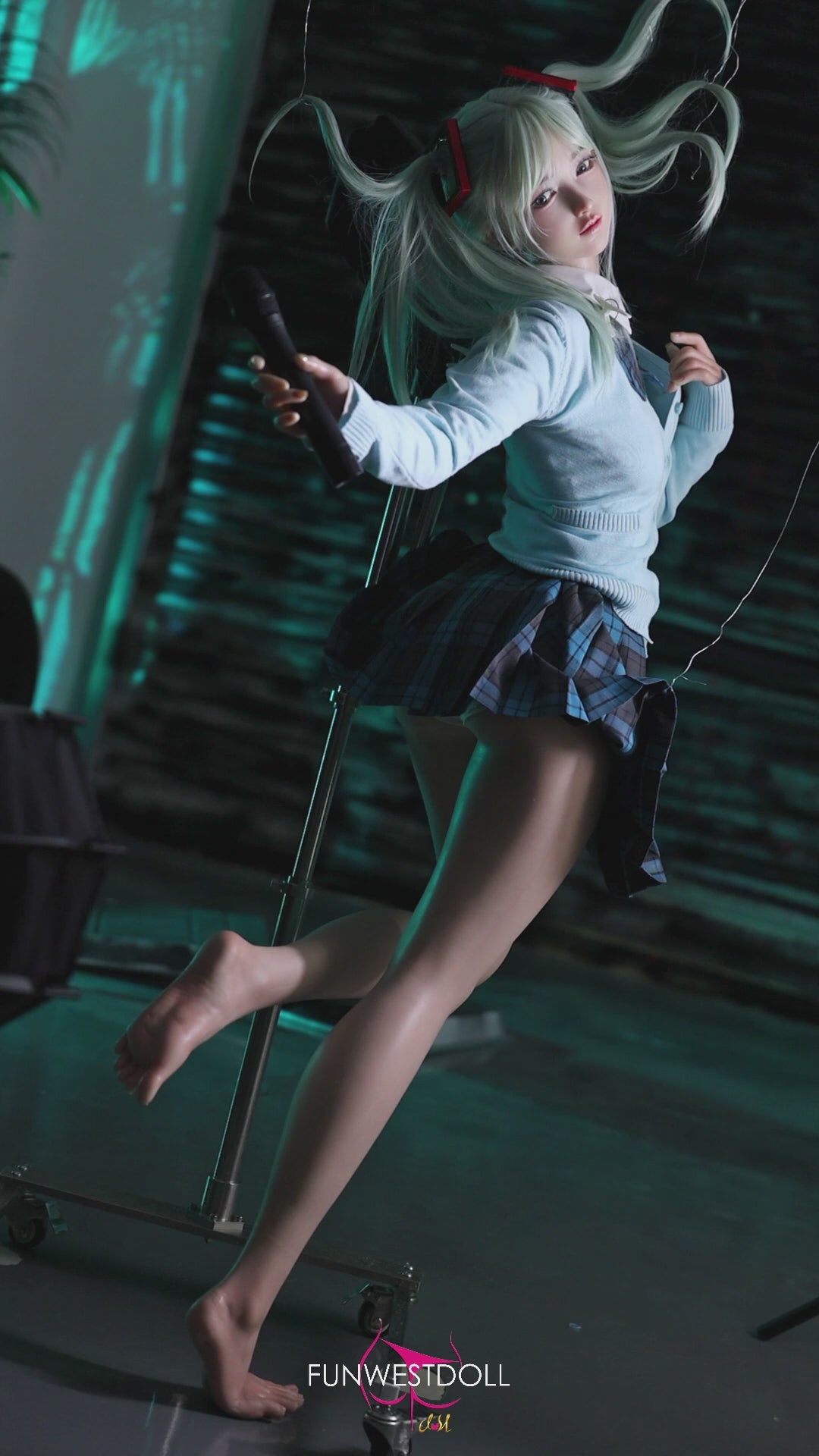 Hatsune Miko Sex Doll (FunWest Doll 159 cm a-cup #041S silikon)