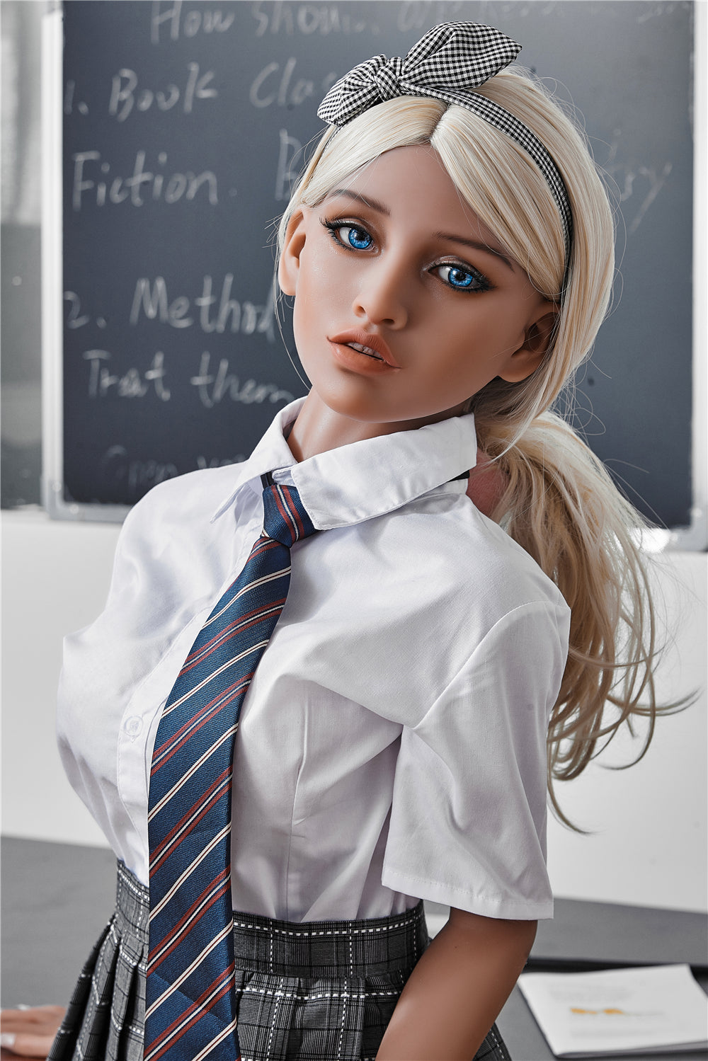 Lalka seksu Victoria (Irontech Doll 150cm b-cup #50TPE)