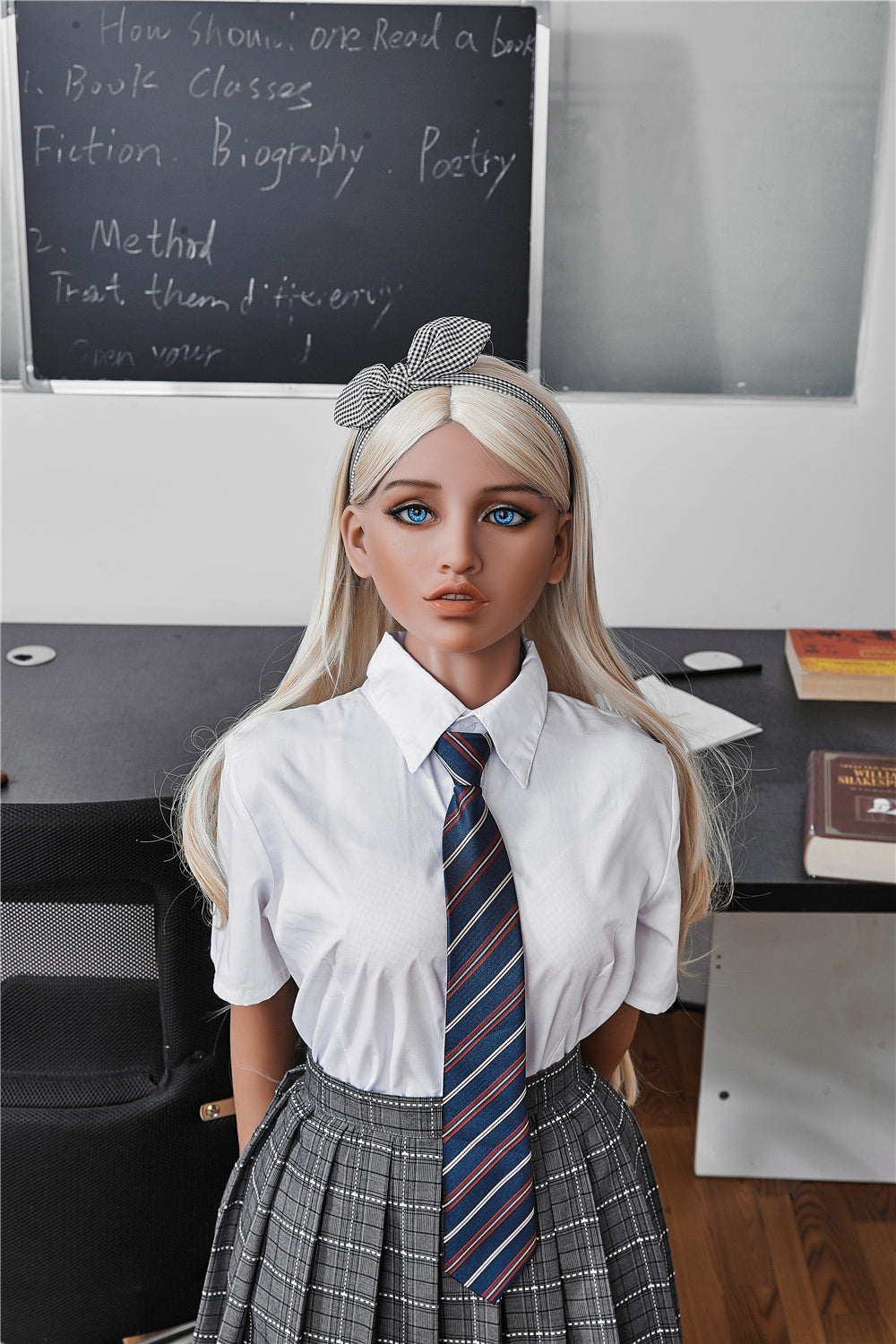 Lalka seksu Victoria (Irontech Doll 150cm b-cup #50TPE)