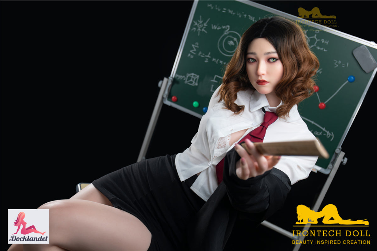 Seks-lalka Karolina (Irontech Doll 166cm b-cup silikon S10)